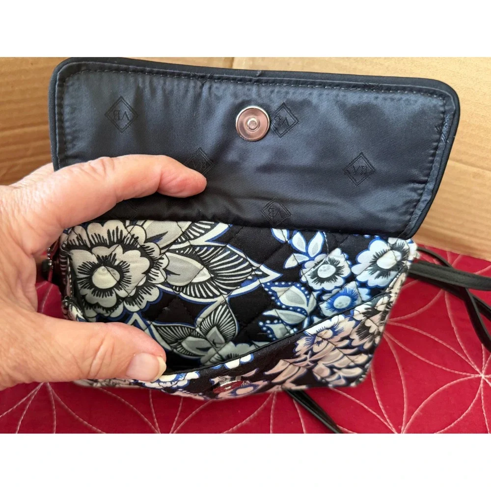Vera Bradley RFID All In One Crossbody Wallet Bag Blue Black Floral Quilted